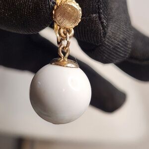 Sarah Coventry Gold and White Earrings Clip Ons